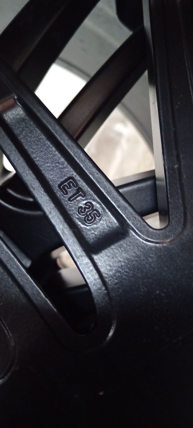 Продам Диски R18