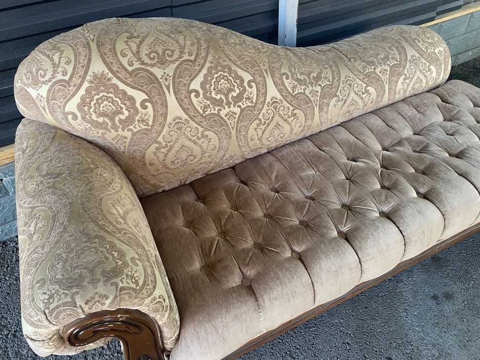 Продам  диван.