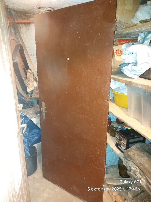 Входна врата-метална