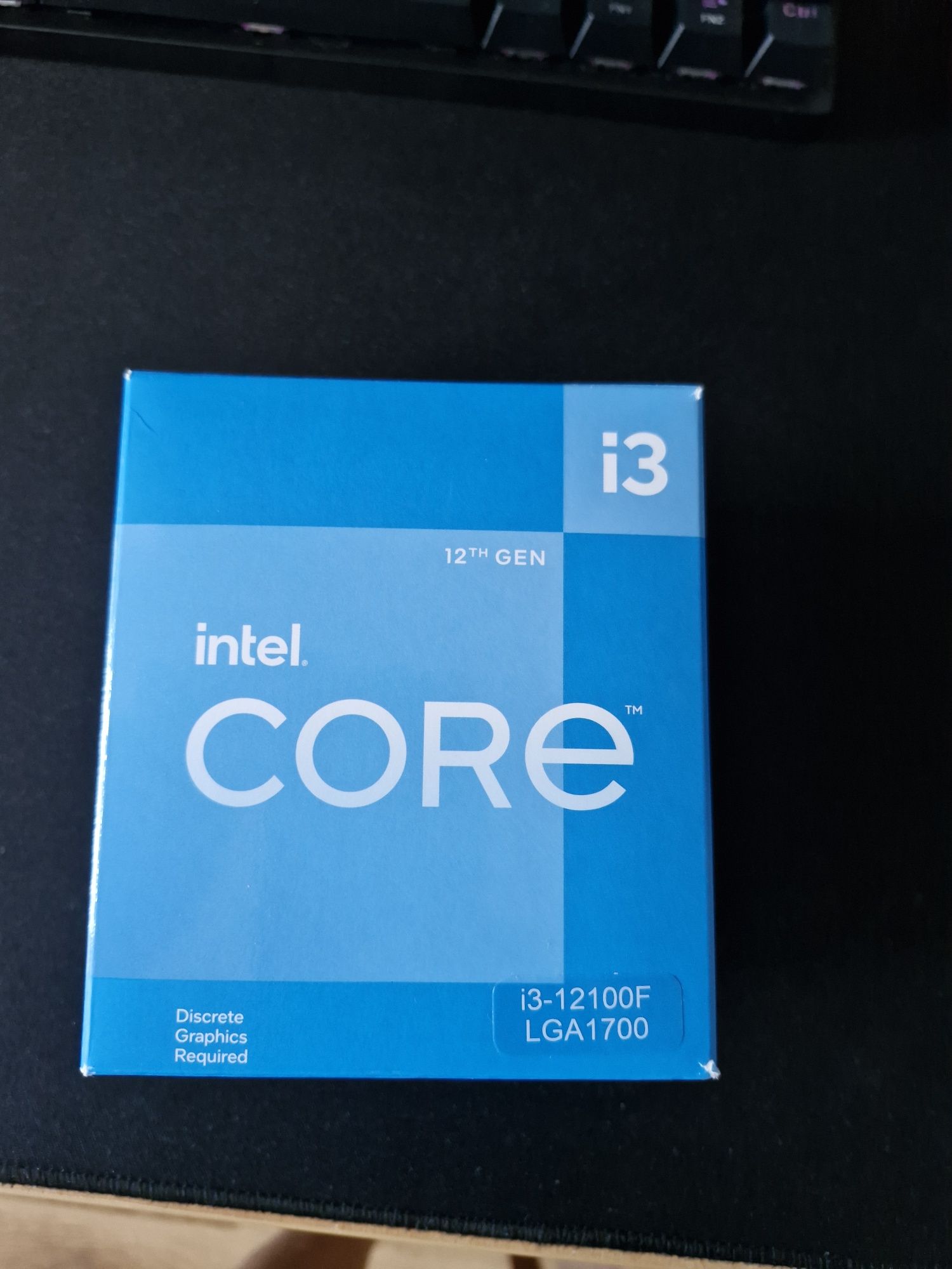 Intel core i3 - 12100F