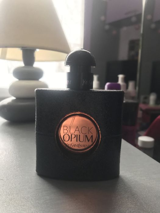 Оригинален парфюм Black Opium на Yves Saint Laurent