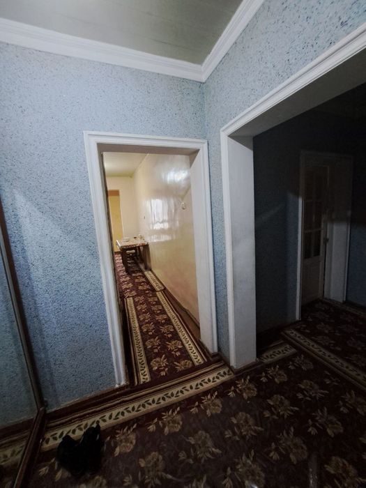 Zudlik bilan 3 xonali uy sotiladi Qoraqamish 2/4  19B da  uy sotiladi