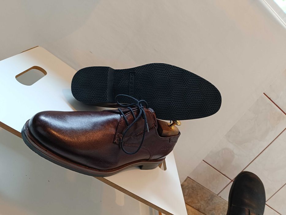 Pantofi derby 41 plain toe premium Bugatti NOI piele naturala moale