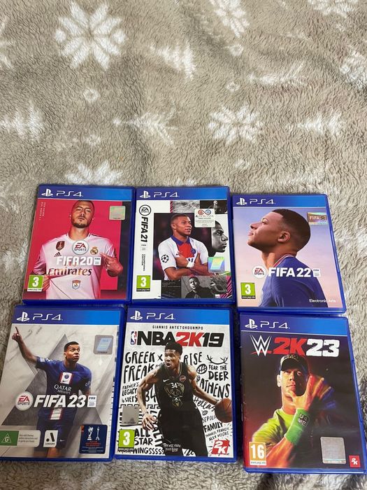 Vand ps 4 in stare perfecata de functionare