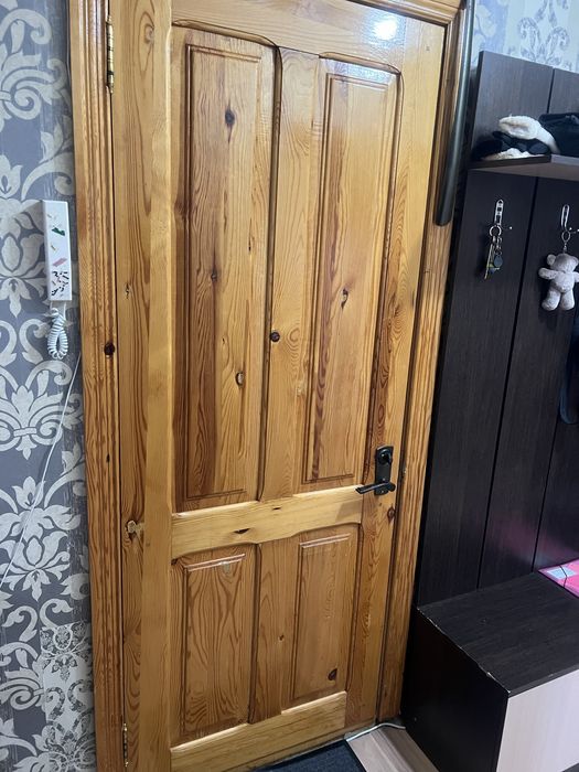 Продам входную дверь