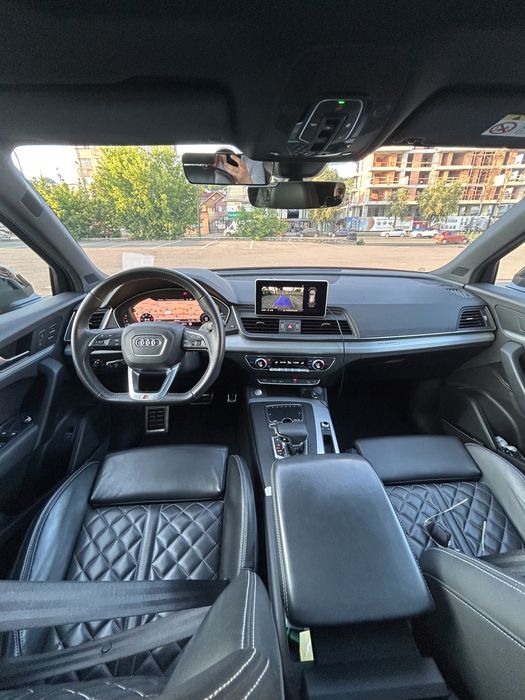 Vand Audi Q5 / ofer factura pe masina