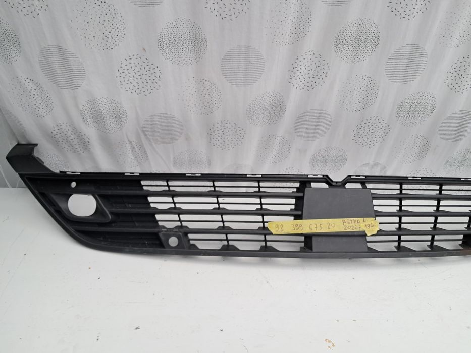 Грил решетка броня Opel Astra L