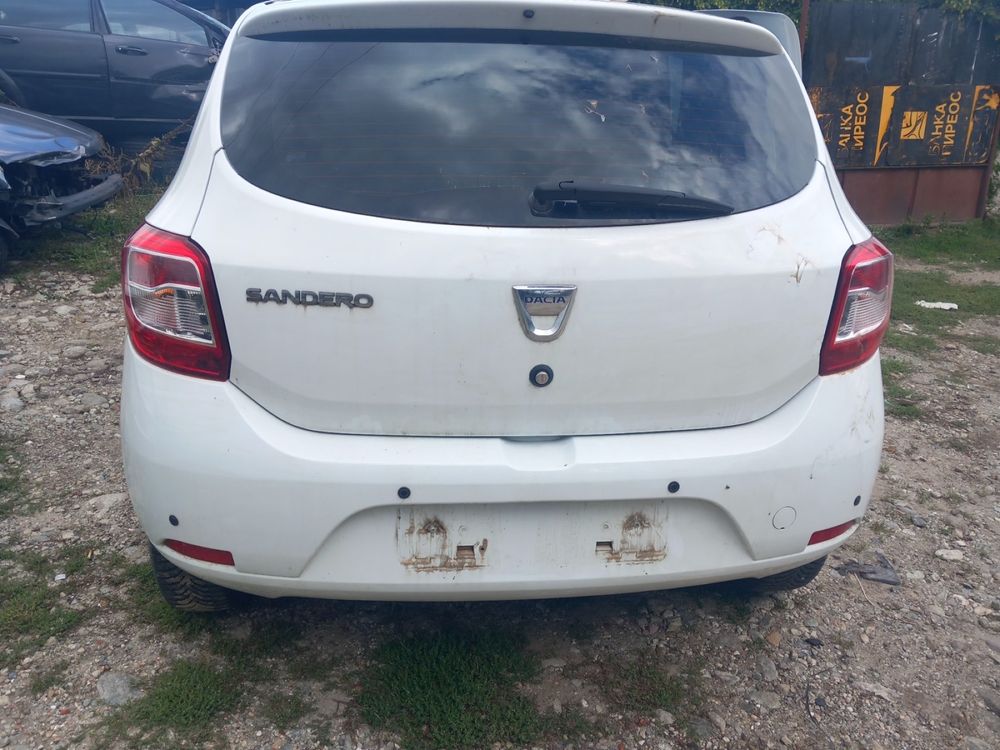 Dacia Sandero на части