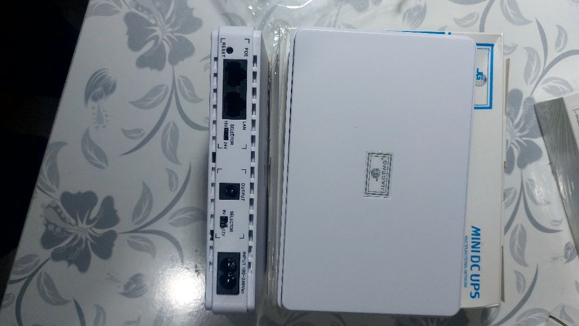 UPS mini wifi kamera notbok