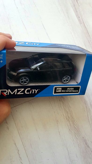 RS3 8P Sportback 1:43