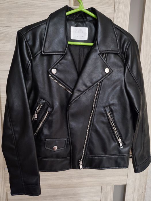 Куртка для девочки. В отличном состоянии