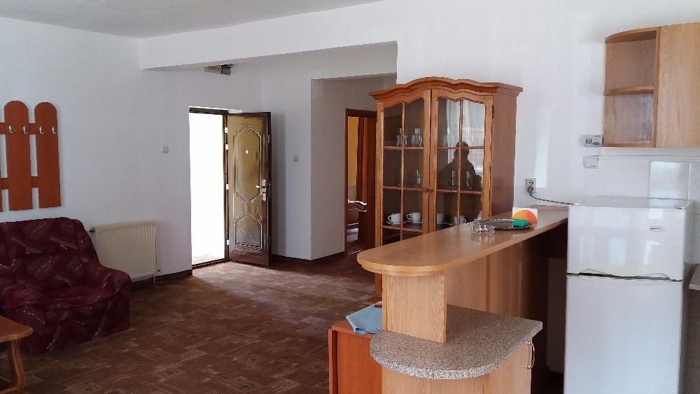 Poiana Braşov: Închiriez apartament/e, 3 camere+2 băi, în vile P+1+M