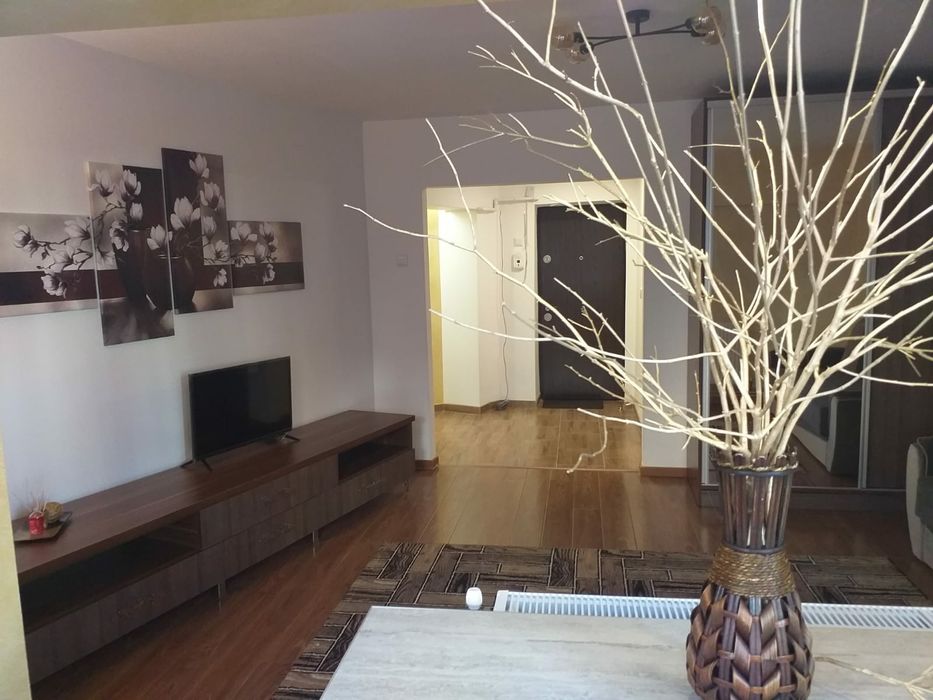 PROPRIETAR, închiriez garsonieră,mobilată și utilată complet,renovată!