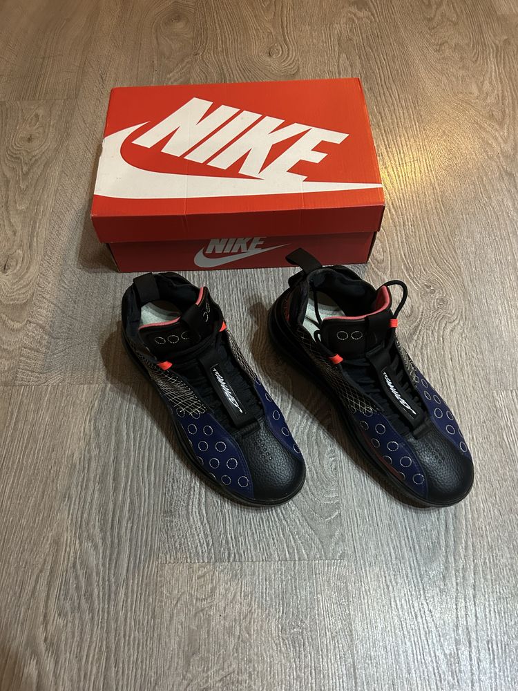 Маратонки NIKE 42 26,5