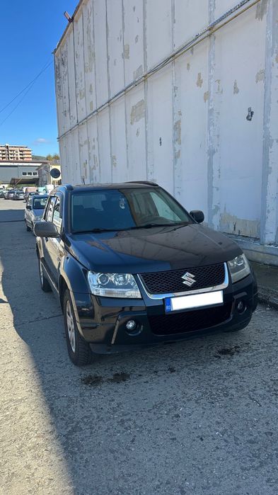 Suzuki Grand Vitara Suzuki Grand Vitara 1.9 diesel 4x4 Pret: 4100 euro