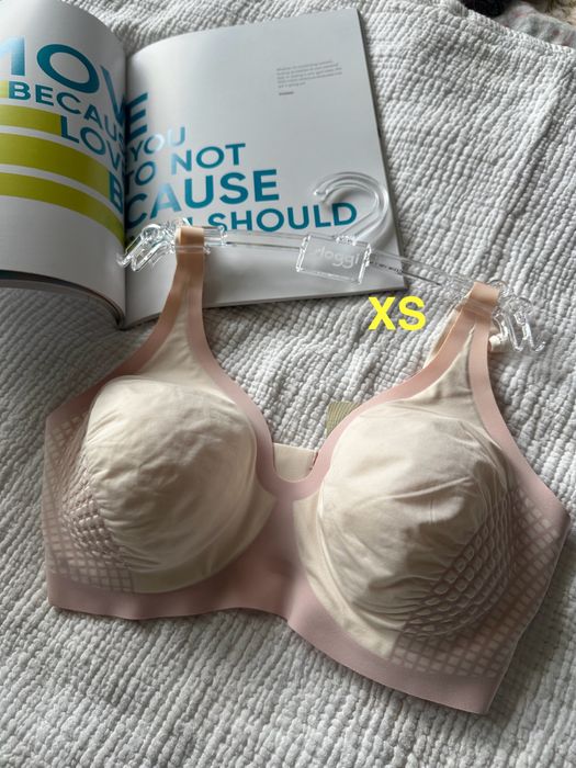 Спортно Бюстие “Triumph”