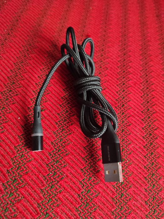 Cablu USB cu trei mufe MiniUSB,  tip C si mufa Iphone.