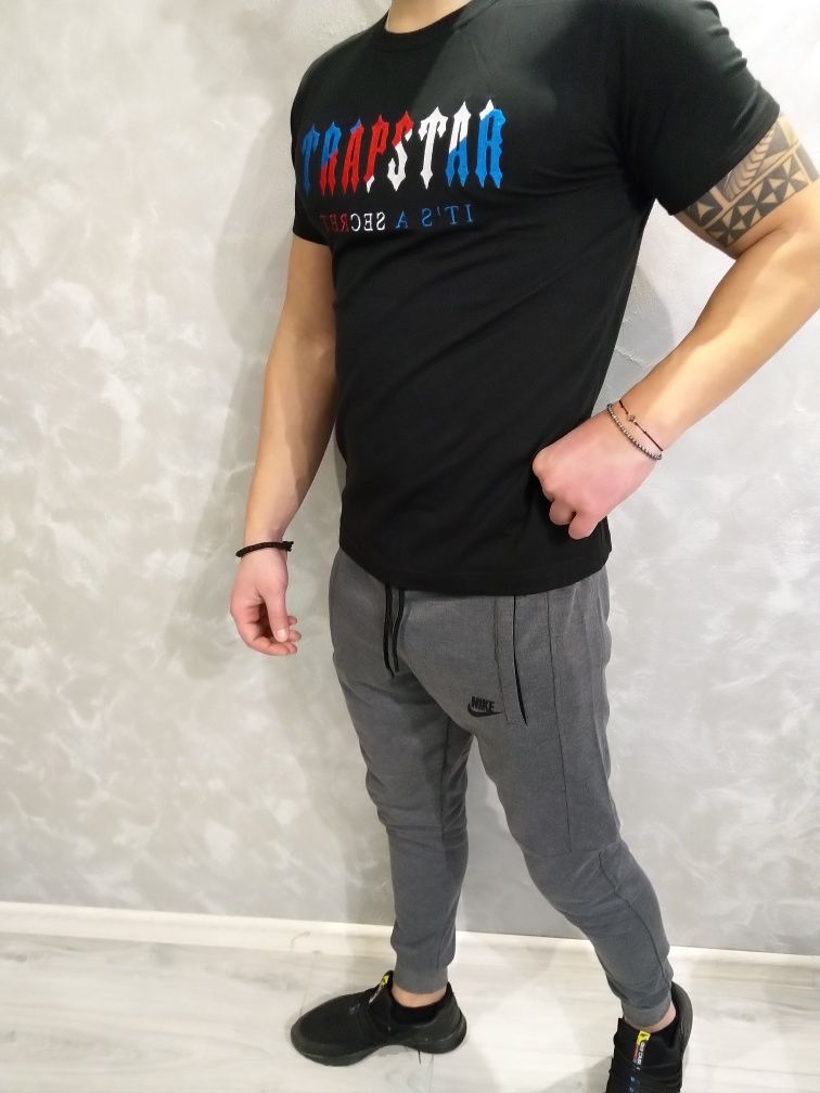 Памучна тениска TRAPSTAR черна, бяла и синя