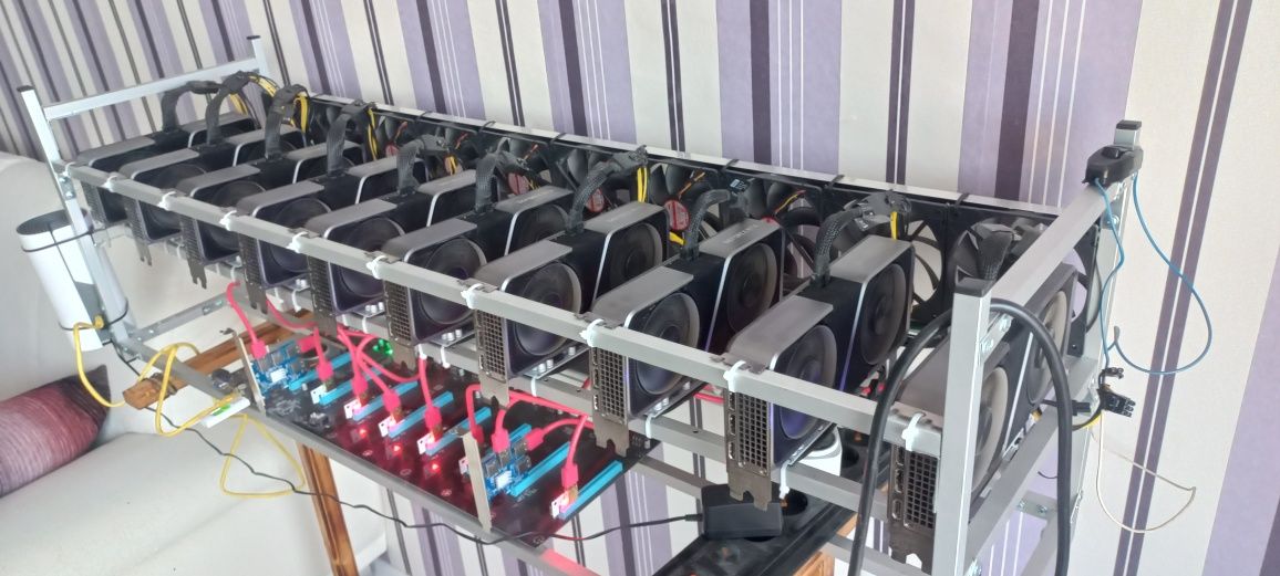 Mining rig за 10 бр. видеокарти.