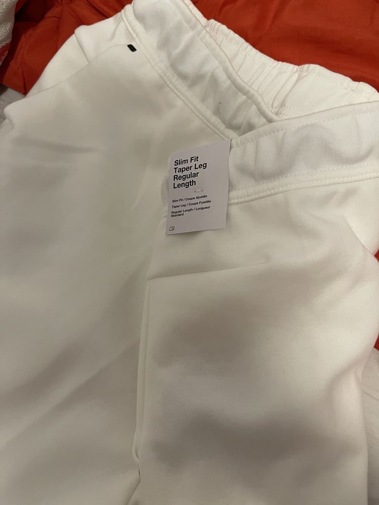 Pantaloni Nike Tech Fleece White (albi)