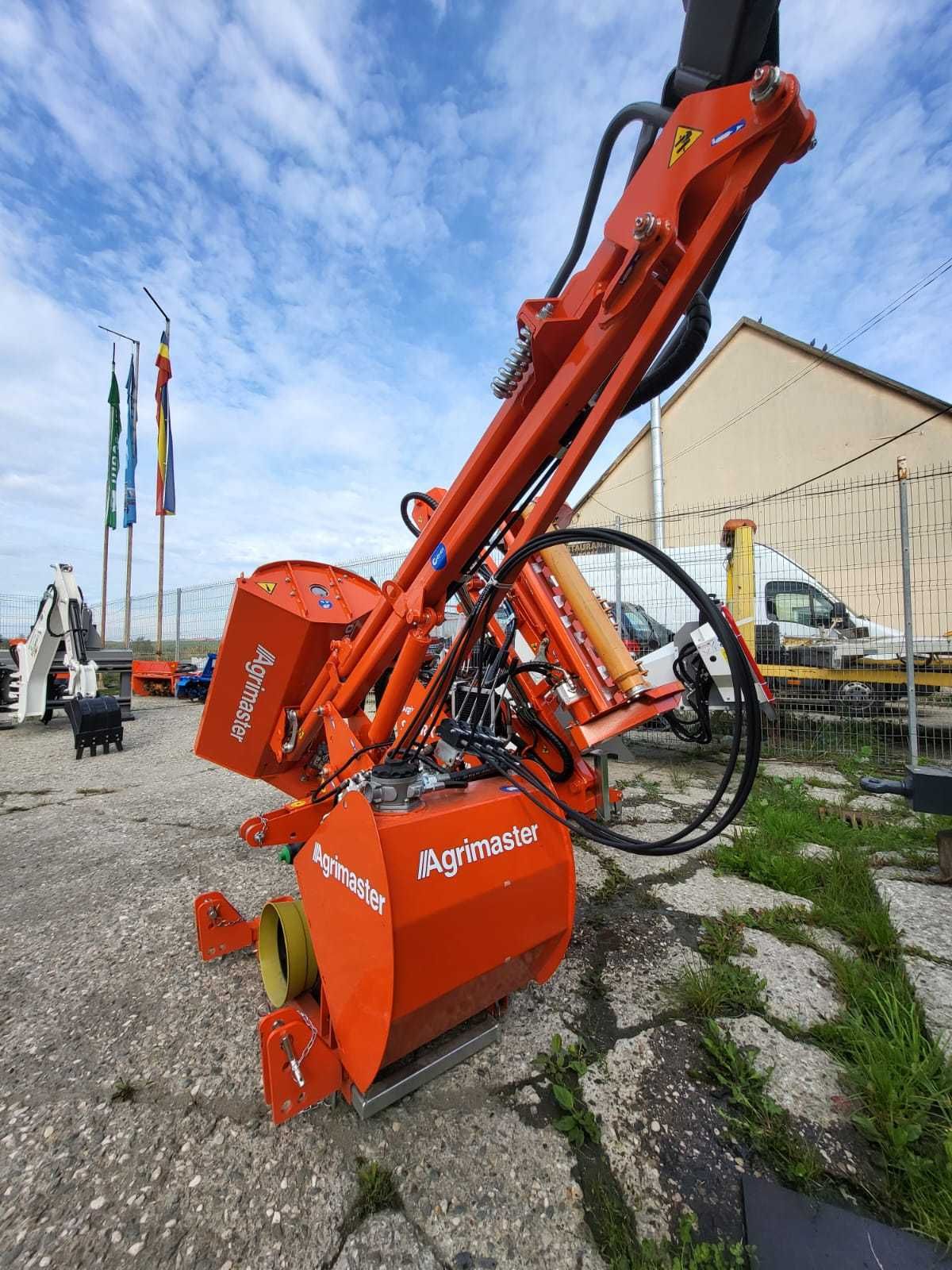 PROMO Tocator cu brat hidraulic model GREEN SHARK 450-100 - AGRIMASTER