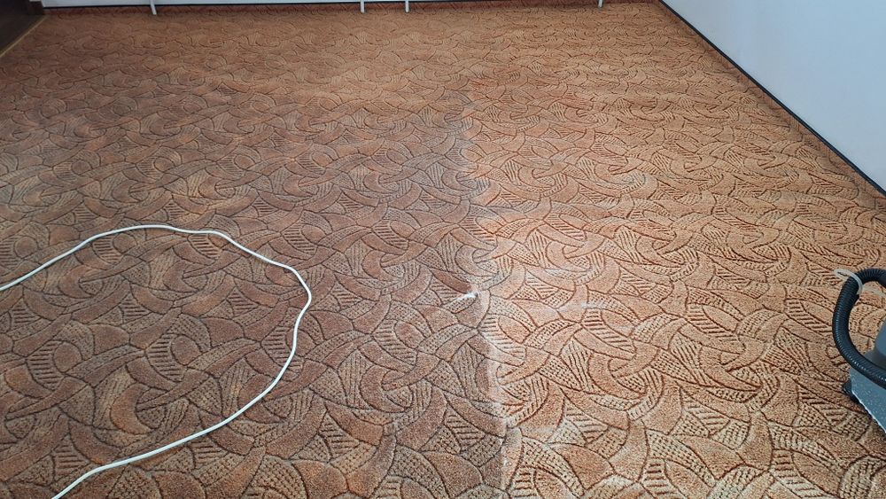 Curățare covoare, canapele, saltele și auto.