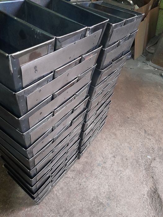 Tavi  de copt pentru brutării / patiseri.i