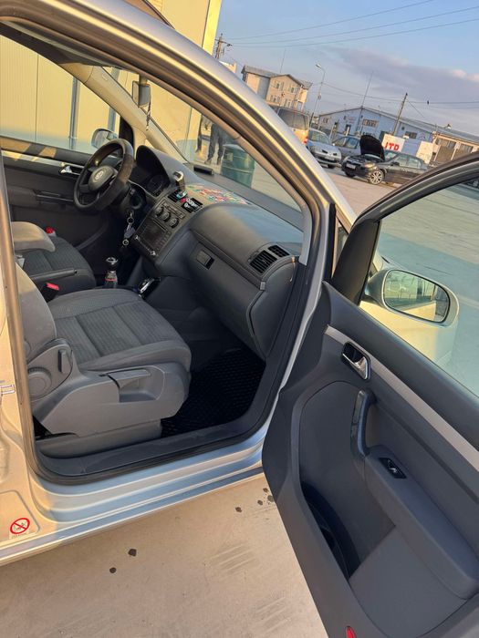 Volkswagen touran BKD UNIC PROPIETAR RO (cel mai fiabil motor )