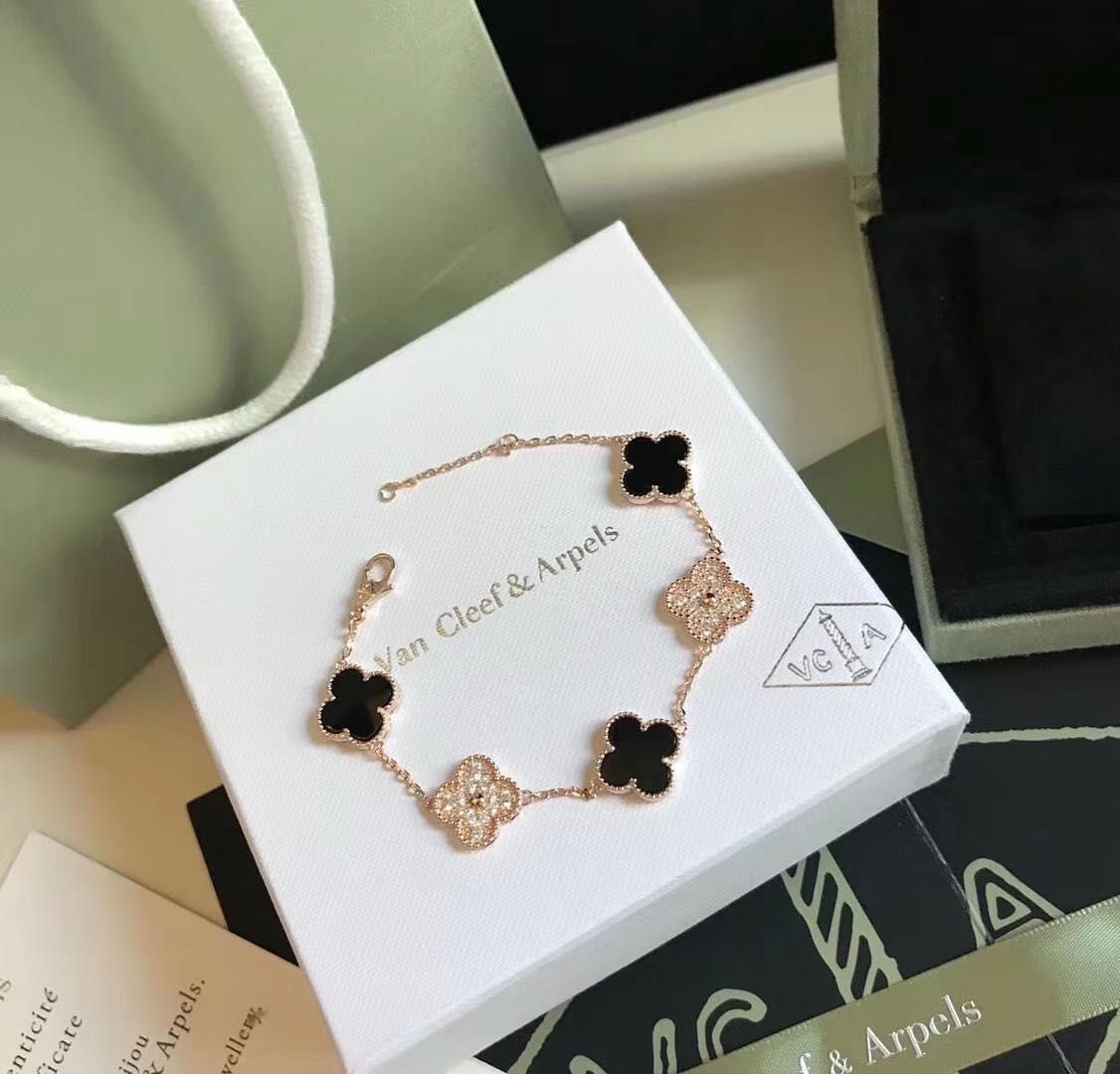 Нова гривна Van Cleef, Обици Swarovski New!