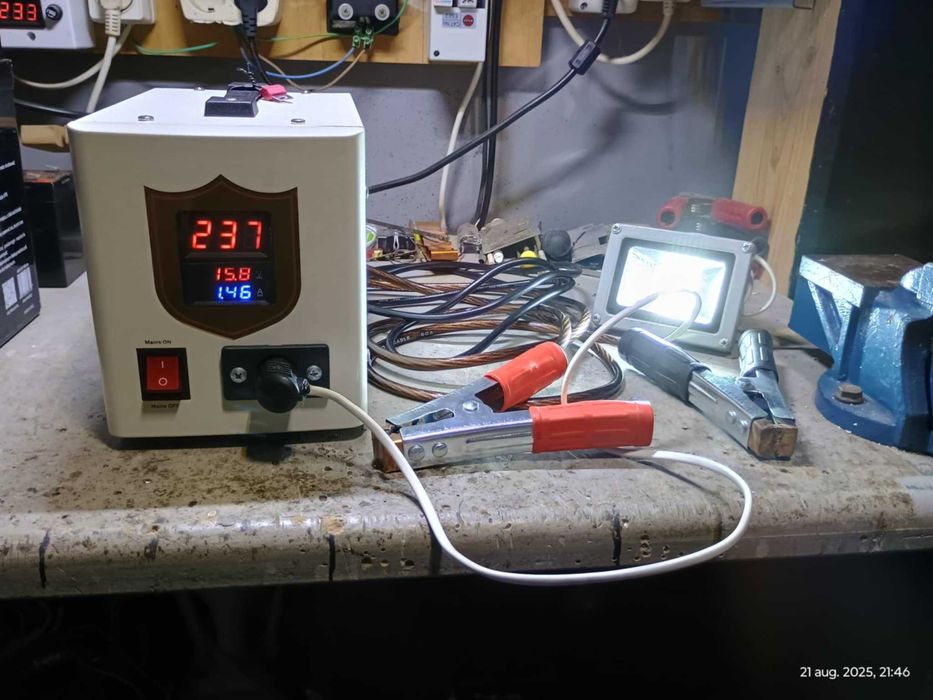 Sursa/ Incarcator / Redresor baterie auto 12 V - 17 A