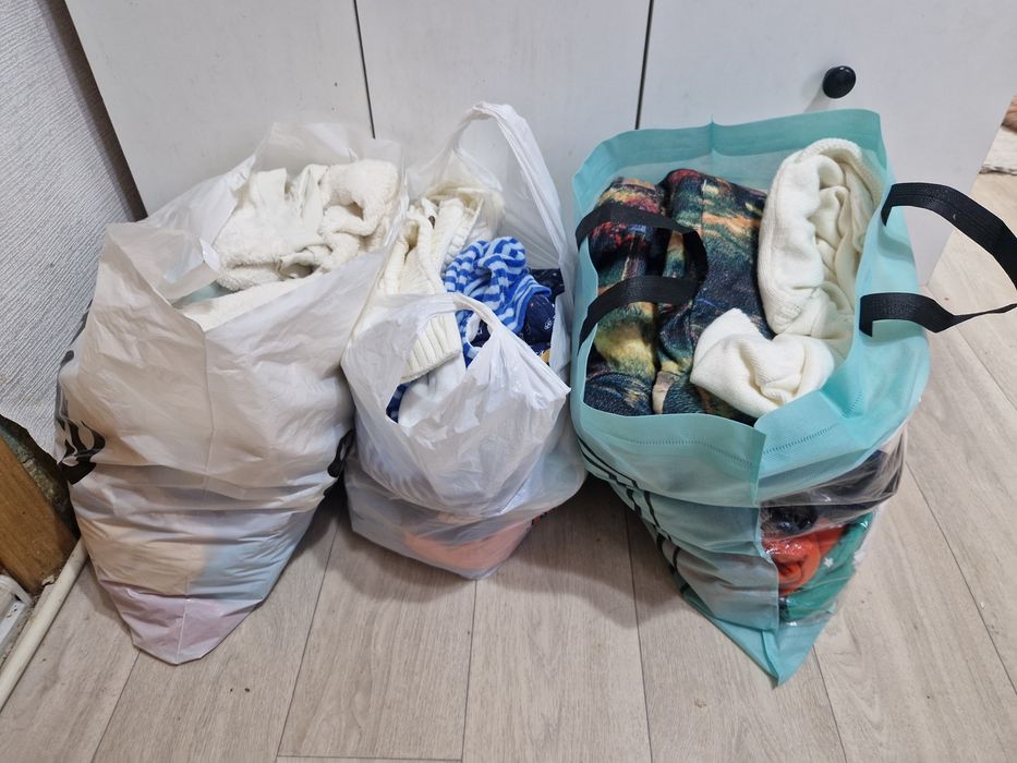 Три пакета вещей на мальчика