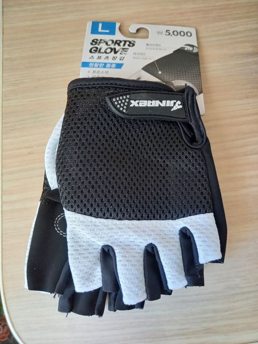 Продам наборы "детская защитная экипировка" и перчатки