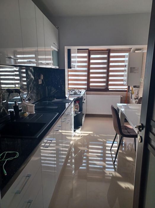 Apartament 3 camere Scornicesti