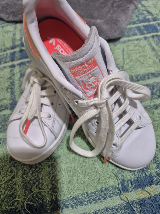 Vând adidasi dama ..aproape nou nr 36