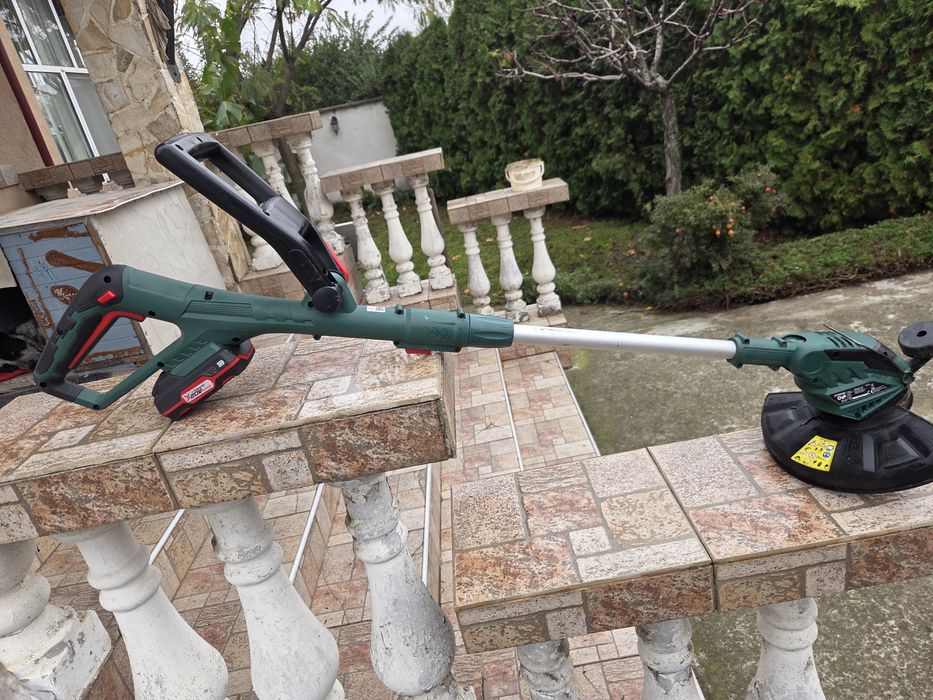 Акумолаторен тример Parkside