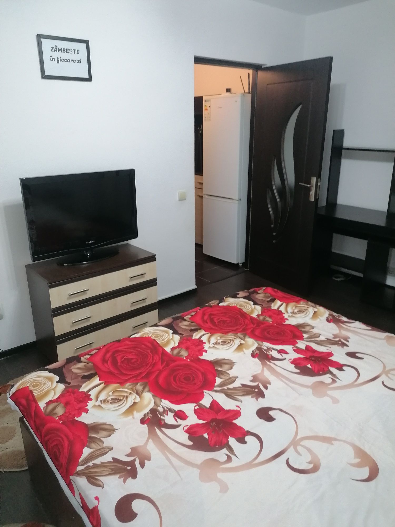 Închiriez garsoniera