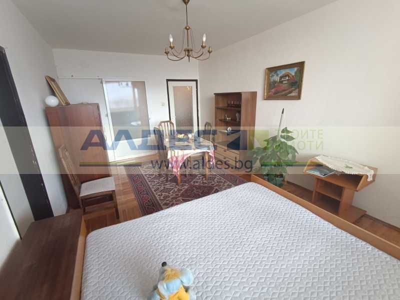 Дава се под наем Тристаен апартамент в София, Младост 4 - 108 кв.м за 600 € - Снимка #2