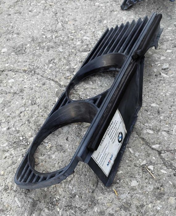 BMW E30 предна решетка