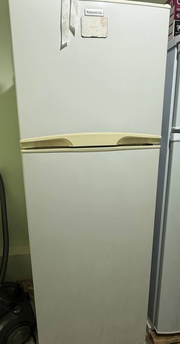 Холодильник не рабочий, на запчасти