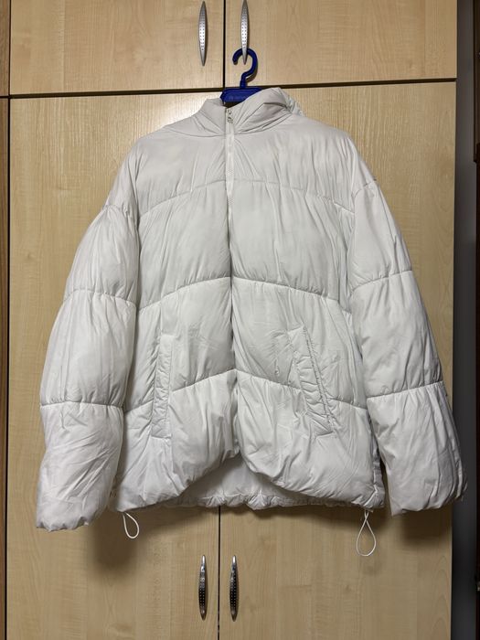 Продавам дамско яке About you