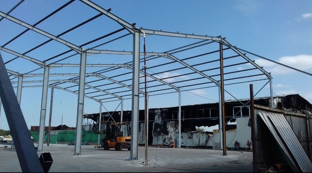 Vand hala metalică Avem pe stoc 
Asiguram transport și montaj Dorim se