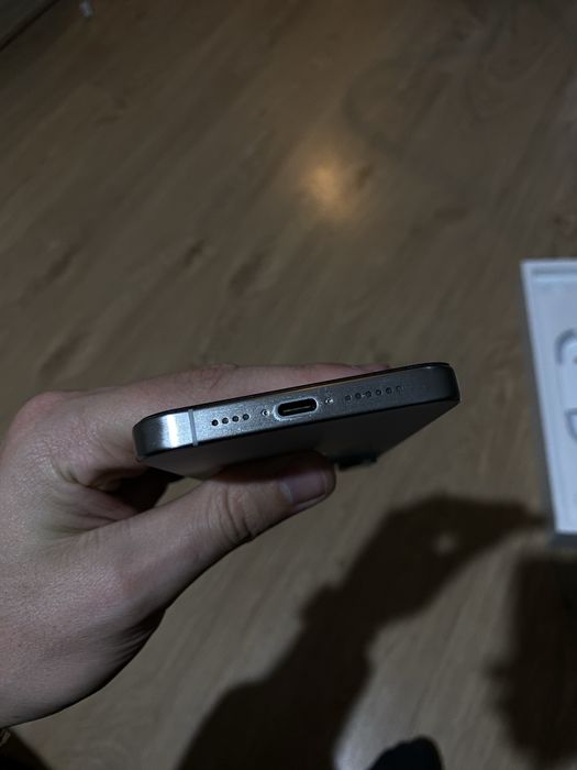 iPhone 15 Pro Max 256 Silver Titanium 87% Bateria