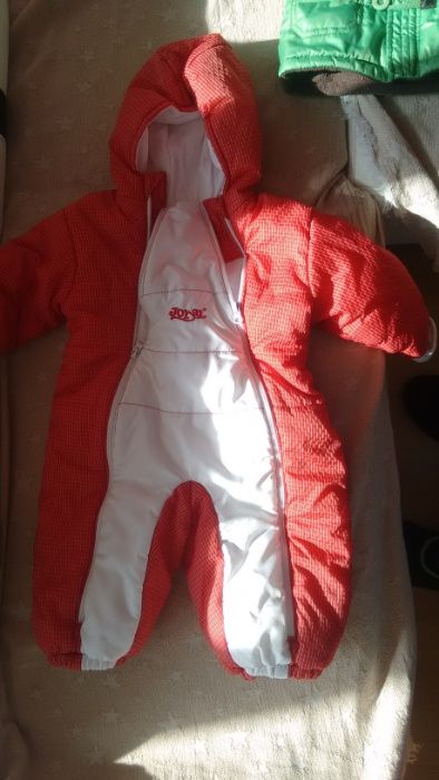 Продаваме детски космонавт Жорал 80 размер