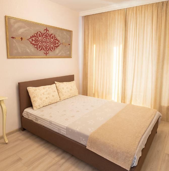 Дава се под наем Тристаен апартамент в Варна, Център - 95 кв.м за 650 € - Снимка #3