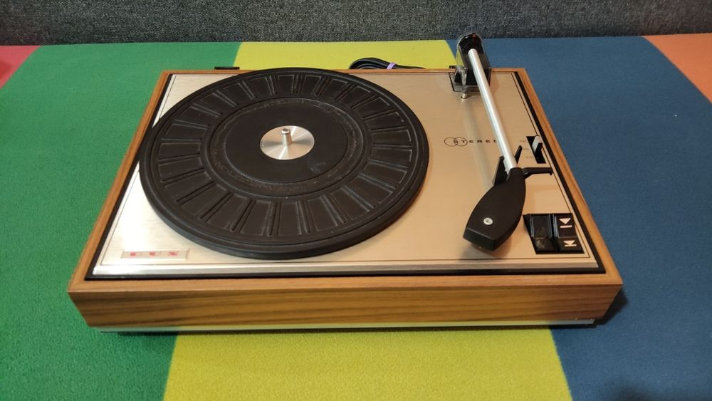 Pickup marca Dux semiautomat stereo