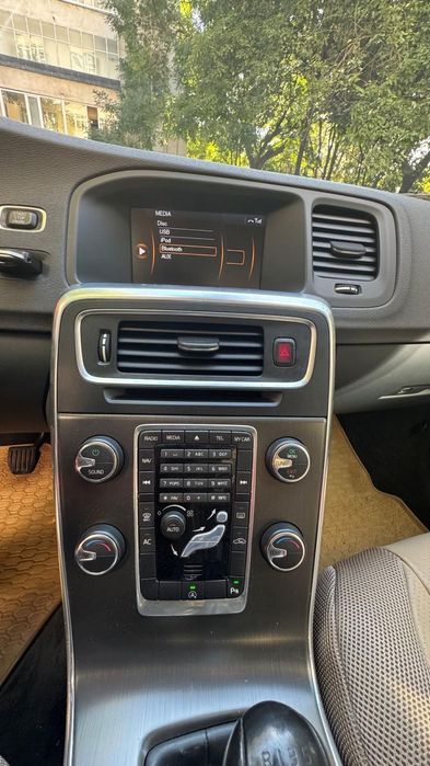 Volvo S60 impecabil, km. reali, garaj.