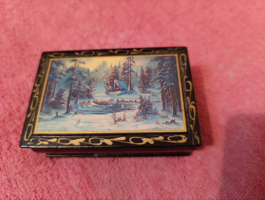 Шкатулка ручная роспись ,  картина на срезе дерева ( СССР  )