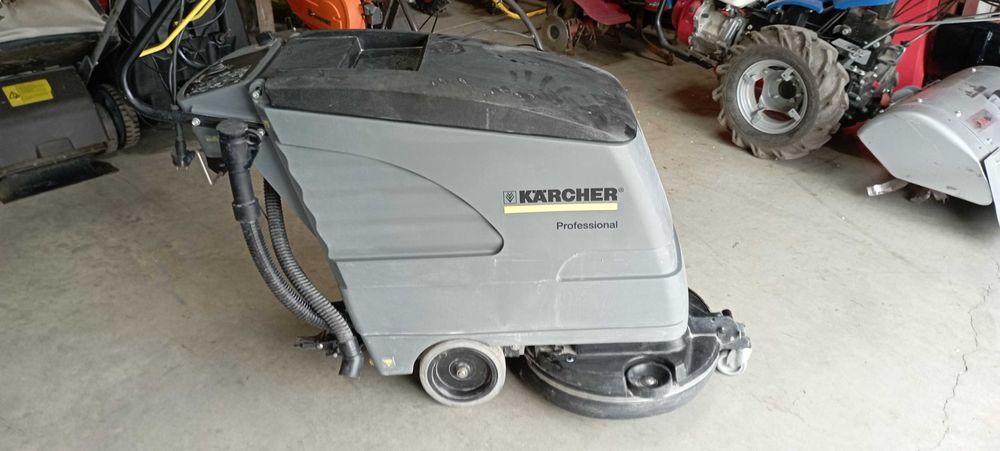 masini pentru curatat pardoseli dure sau mochete de inchiriat