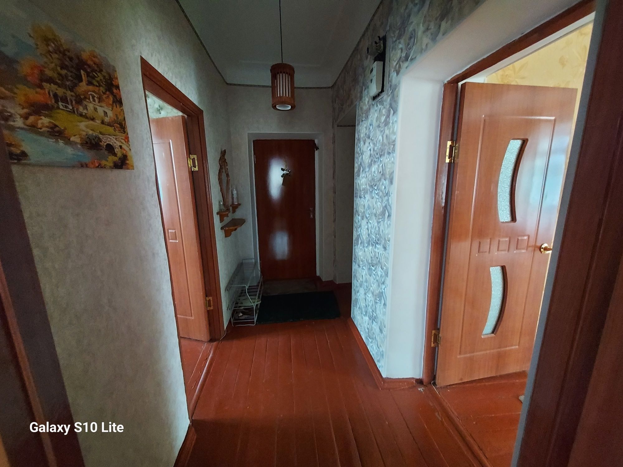 Продаётся 3рех комнатная квартира в центре Каратау г.
