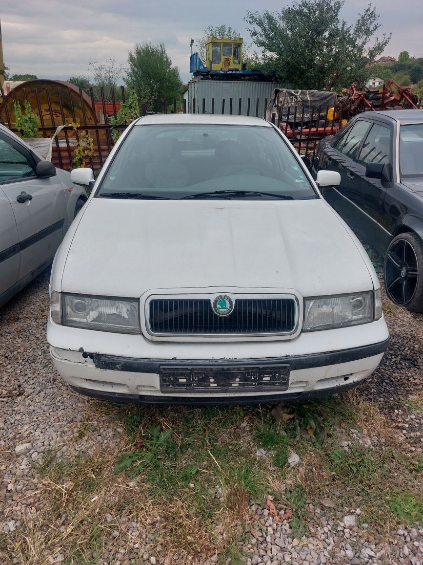 Skoda Octavia 1.6 На части